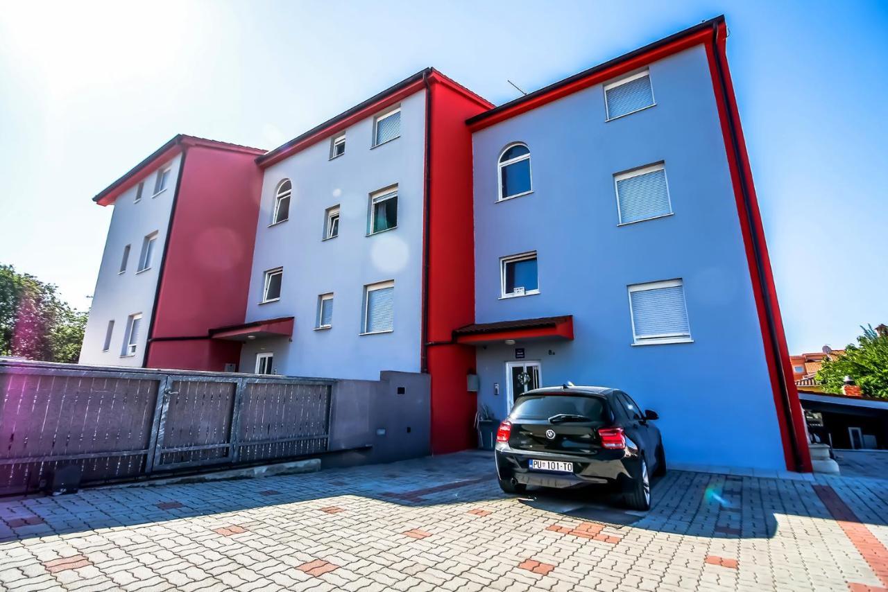 Apartments Saric Pula Buitenkant foto